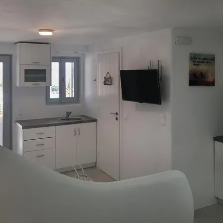 Rineia - Offering Pool And Sea View *